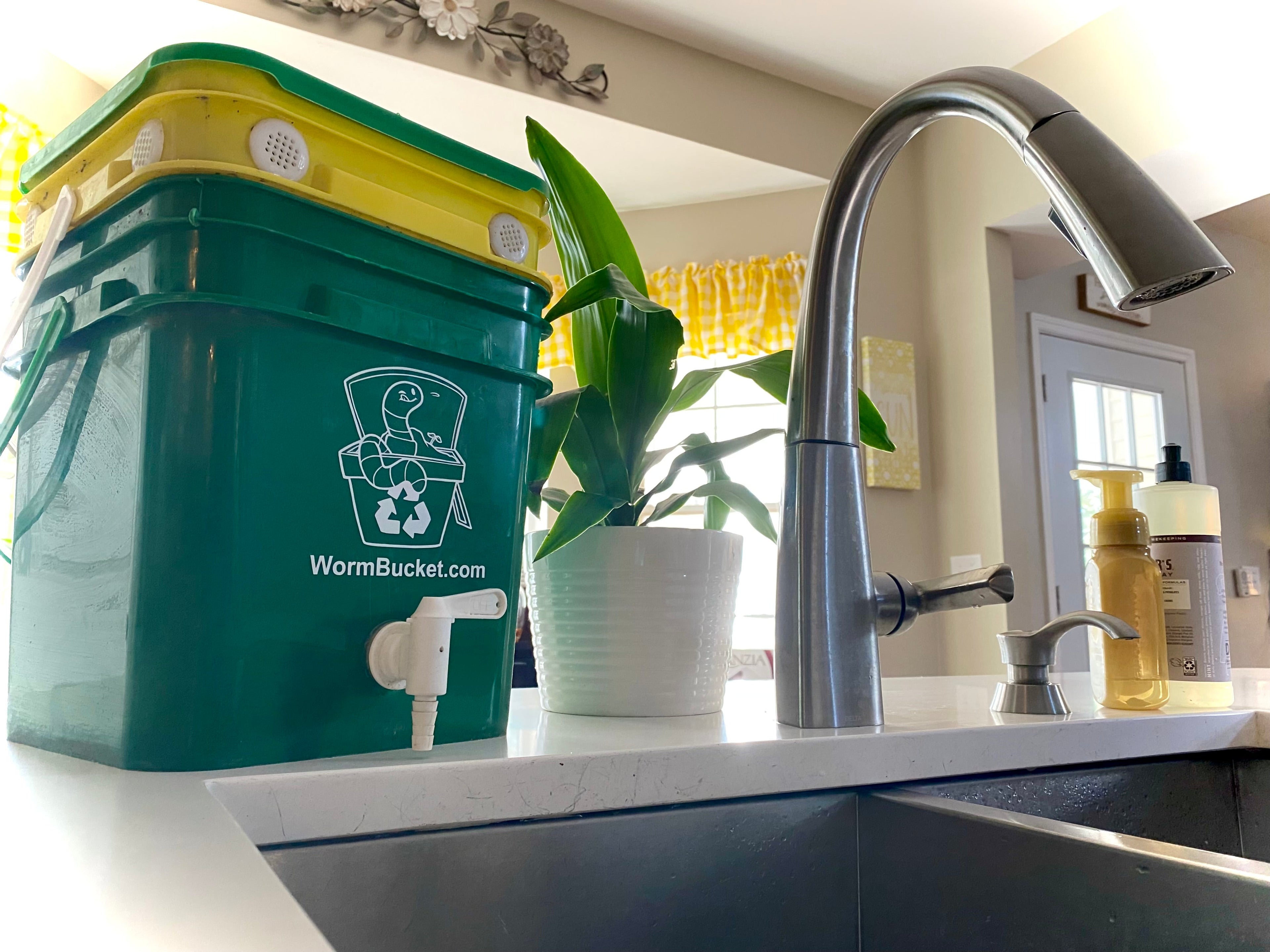 Worm Bucket™ Indoor Composter Kit